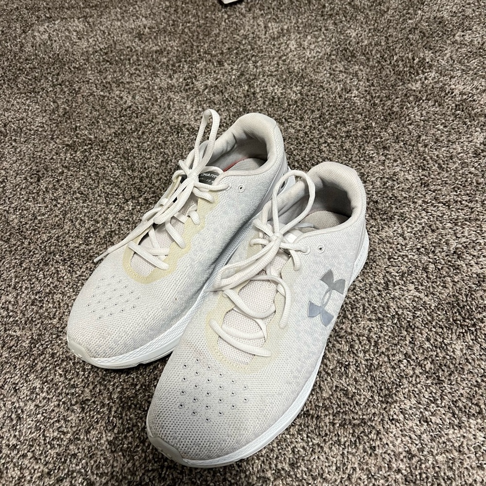 Under Armour Light Gray Athletic Shoes